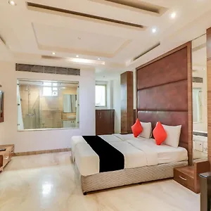Townhouse 939 Gagan Near Satyam Inox Patel Nagar Hotel