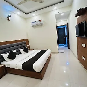 Woodlark Zirakpur !! Rated & Awarded In Tricity !! Hotel Zirakpur